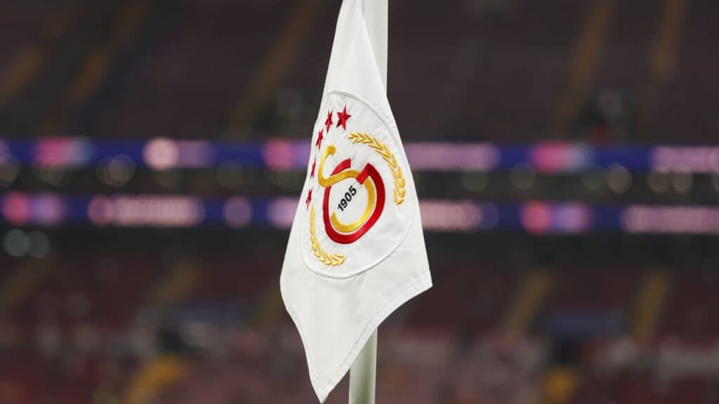 Iarna aduce schimbări! Galatasaray este în discuții pentru achiziția unui jucător român