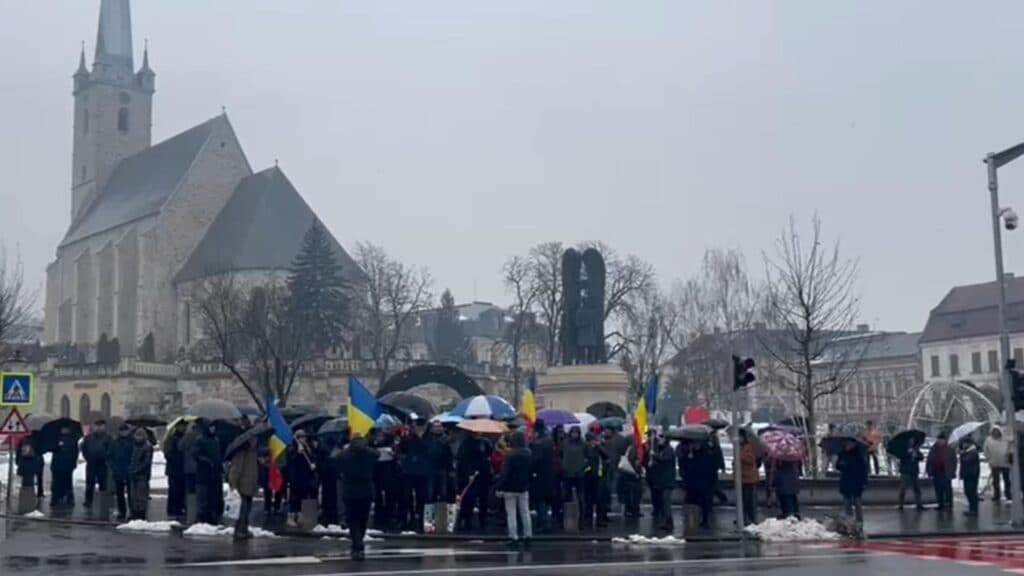 Protest masiv în Dej împotriva austerității Guvernului Bolojan: cetățenii ies în stradă din cauza creșterii taxelor