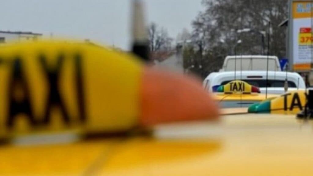 Un ploieștean a fost sancționat pentru că a alertat autoritățile despre un taximetrist aflat sub influența alcoolului. Motivele expuse de Poliție