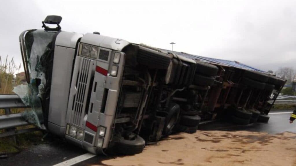 Un român a stârnit un adevărat haos pe autostrada din Belgia, după ce s-a sufocat cu o înghițitură de apă, iar traficul a fost paralizat ore întregi