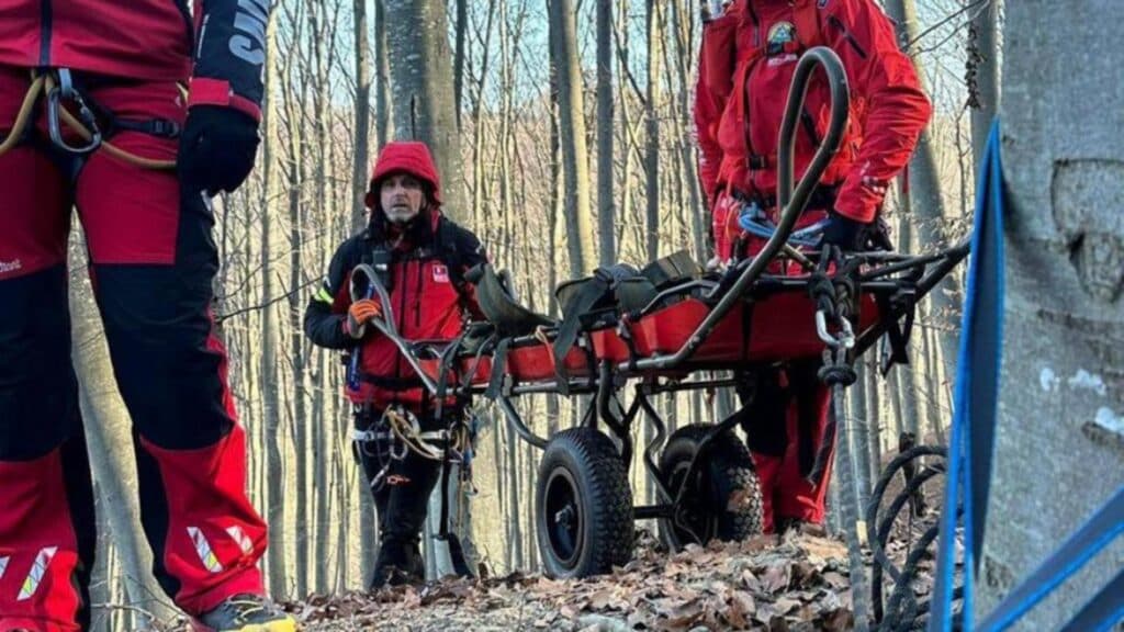 Zeci de călători au primit ajutor salvator din partea echipelor montane în ultimele 24 de ore