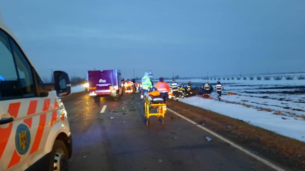 Tragedie pe drumurile din Brăila: Două persoane în stare critică, circulația oprită pe ambele direcții