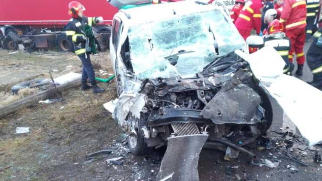 Coliziune violentă pe DN 17, în Bistrița-Năsăud: Trei răniți, inclusiv un copil