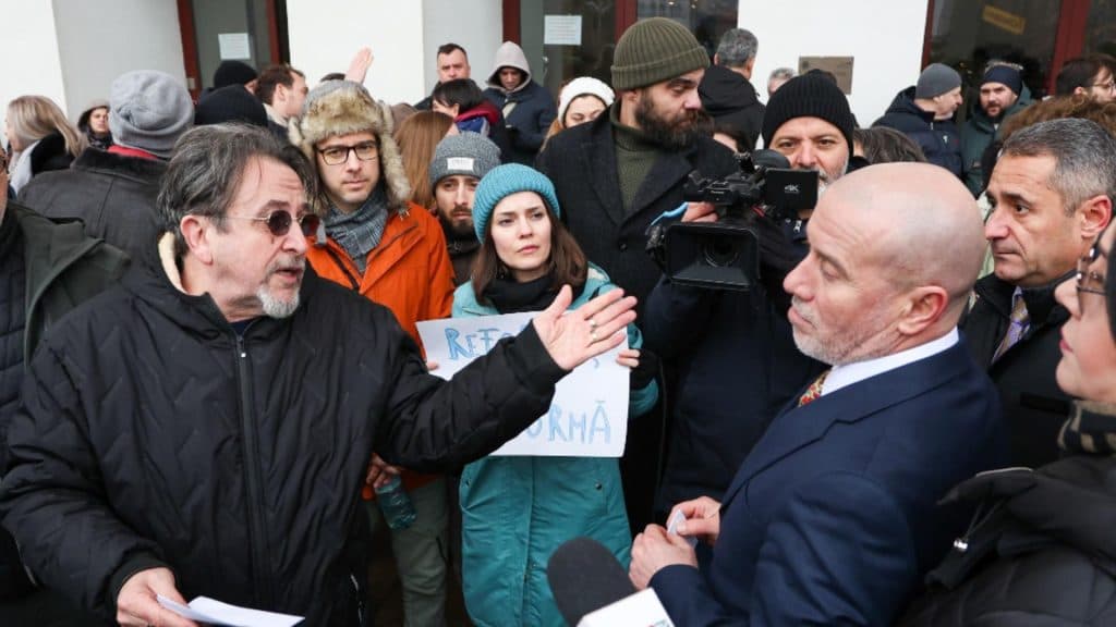 Actorii triumfă: Ministrul Culturii renunță la măsura care le afecta activitatea