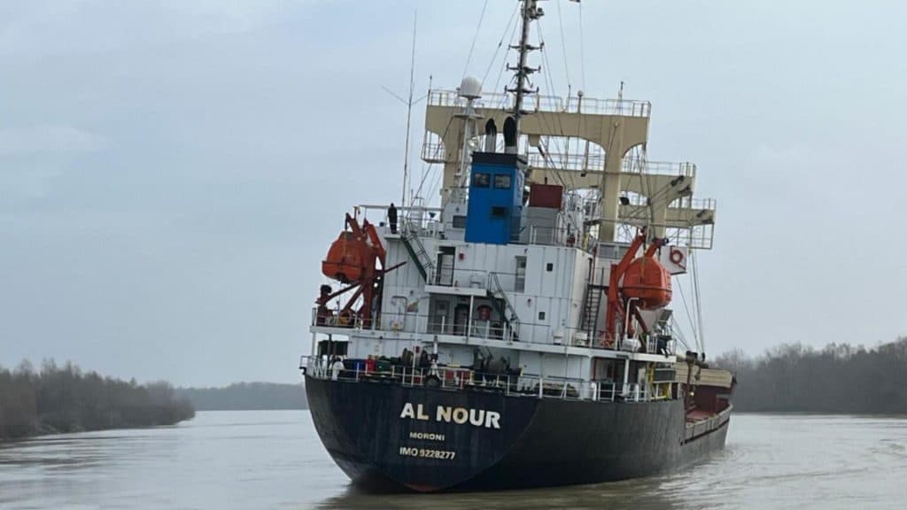 Alerte în Delta Dunării: o navă cu 6.000 de tone de soia s-a împotmolit pe Canalul Sulina