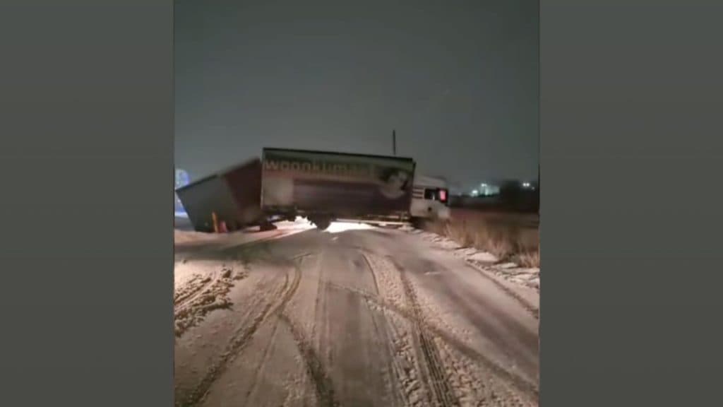 Trafic în impas: Centura Capitalei complet închisă între Domnești și Bragadiru din cauza unui accident cu un TIR