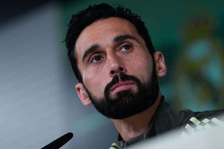 Alvaro Arbeloa, în fața unei alegeri cruciale înainte de confruntarea Real Madrid – Benfica! Hotărârea lui Florentino Pérez