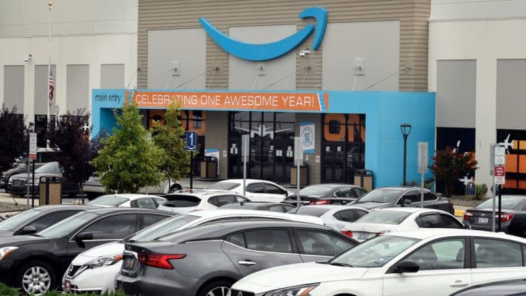 Amazon ar putea deschide o platformă pentru ca site-urile media să-și vândă conținutul companiilor de inteligență artificială