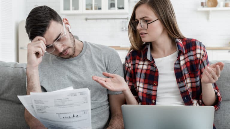 Facturile la gaze cresc cu până la 30% în ianuarie, deși prețul este plafonat. Ce influențează majorarea costurilor: gerul și importurile costisitoare?