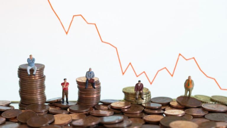 România traversează o recesiune tehnică: Adrian Codirlașu avertizează că economia se află într-o stare precară și ieșirea va fi dificilă
