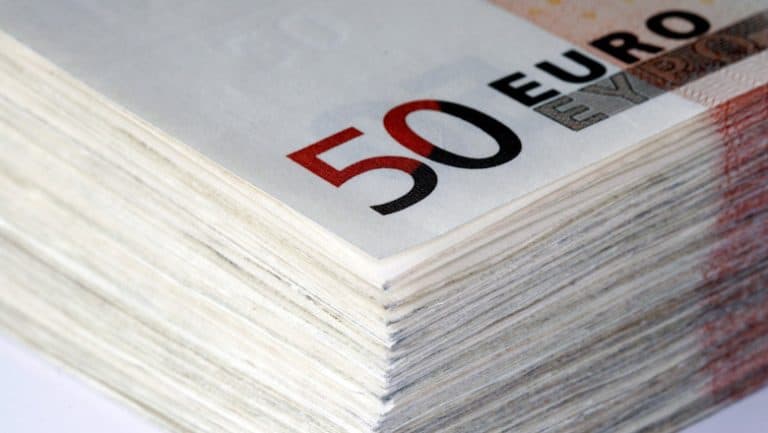 Banca Centrală Europeană impune o amendă record de 12,2 milioane de euro unei instituții financiare