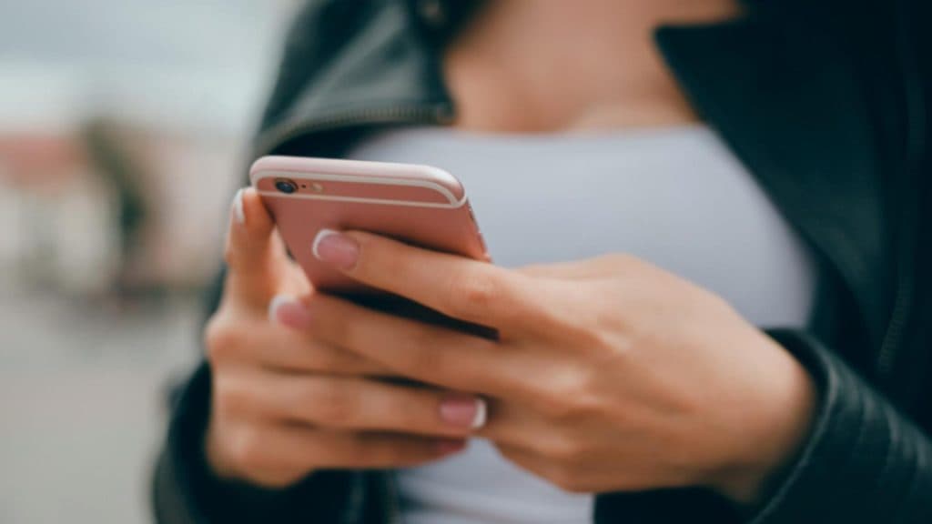 Războiul tehnologic: Dispozitive capabile să-ți monitorizeze telefonul fără contact fizic, deja adoptate de diverse națiuni