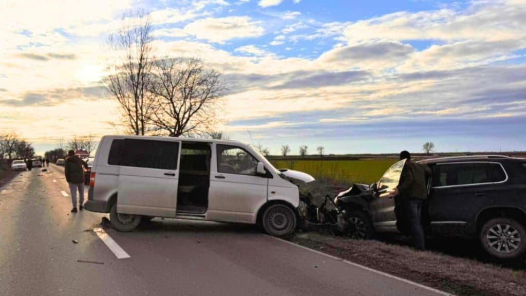 Accident de amploare în Bihor: Opt răniți și trafic blocat
