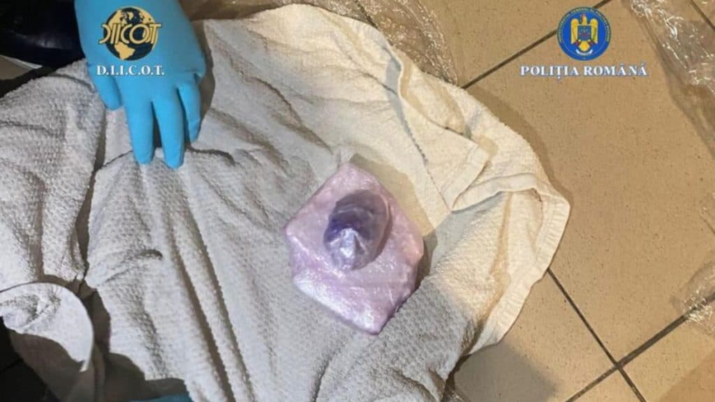Capturarea unei rețele de trafic de cocaină din Spania, destinat cluburilor bucureștene: patru indivizi prinși în flagrant