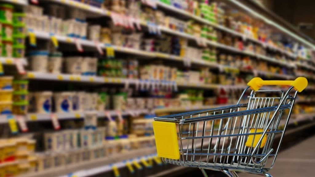 Scăderea dramatică a consumului, care reprezintă 60% din PIB, aduce un mare risc de recesiune