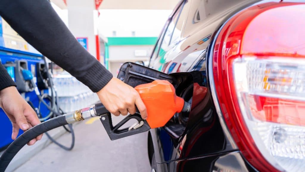 Teroare la stațiile de alimentare: Prețul benzinei a sărit de 8 lei pe litru