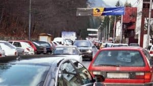 Agitație pe DN1 către Valea Prahovei: trafic sufocat în Comarnic și Bușteni la debutul vacanței de schi