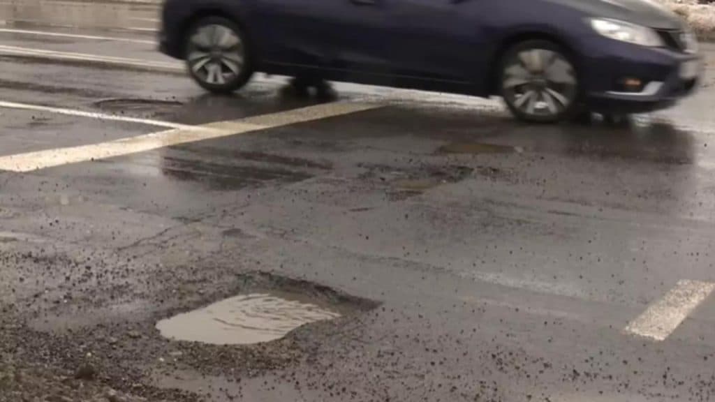 Cum să revendici despăgubiri după ce ai căzut în groapă. Avocatul biciclistului care a câștigat 100.000 de euro de la Primărie dezvăluie pașii necesari