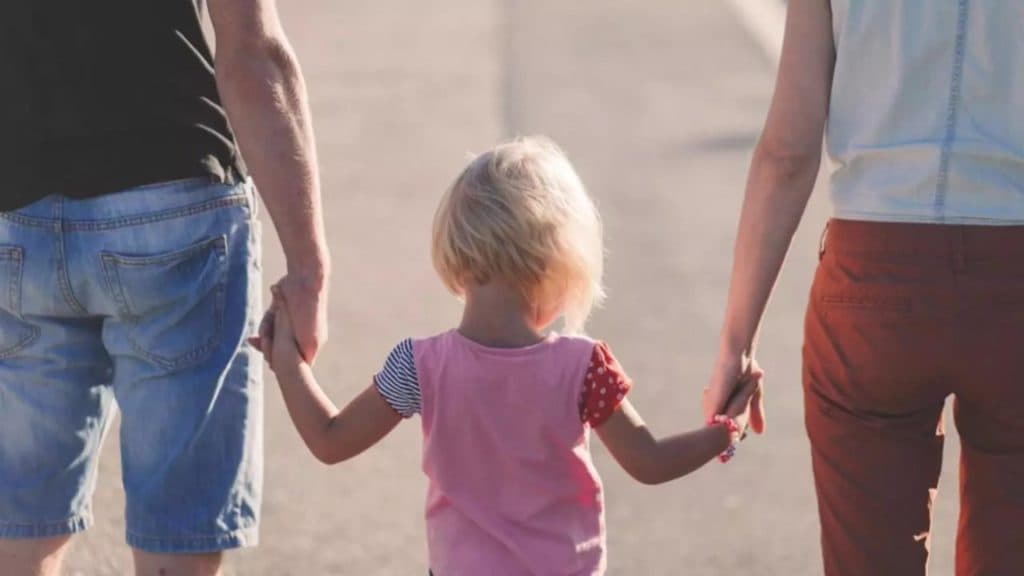 Cum afectează recesiunea tehnică viața unei familii: creșterea prețurilor la alimente, energie, chirie și credite îngustează bugetele familiale