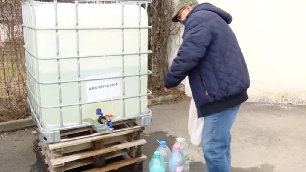 Cinci luni fără apă potabilă: o criză alarmantă pentru cetățenii din Curtea de Argeș