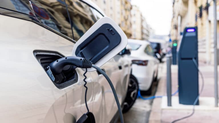 În 2035, 85% dintre autoturismele noi din Uniunea Europeană ar putea fi electrice, conform unei cercetări recente