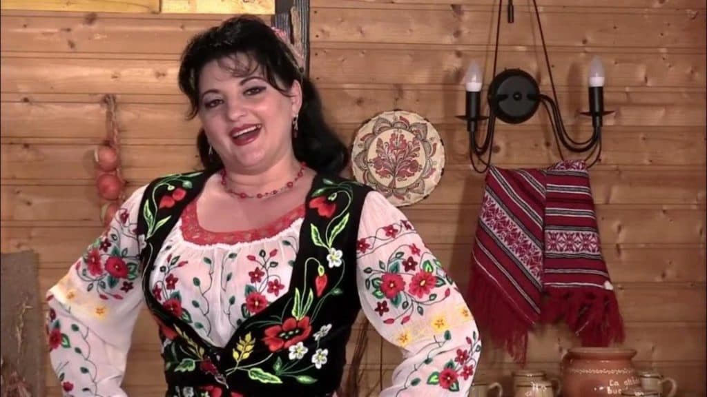 Tragedie în lumea folclorului românesc: Mihaela Cojocaru, vocea populară ce ne-a încântat, a plecat dintre noi