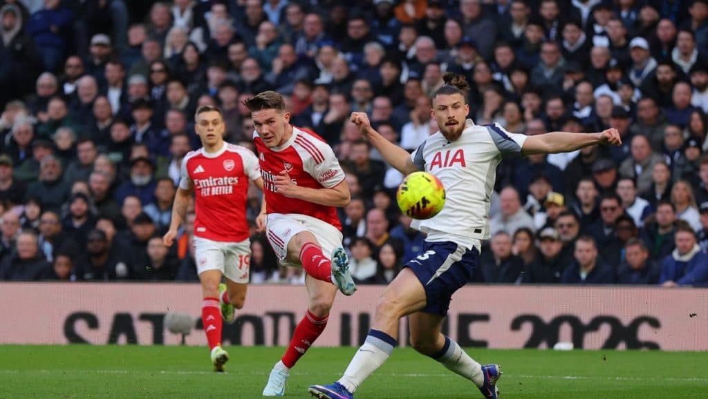 Englezii au avut o reacție rapidă în legătură cu Radu Drăgușin: evaluarea lor după înfrângerea de 1-4 în fața lui Arsenal și nota obținută