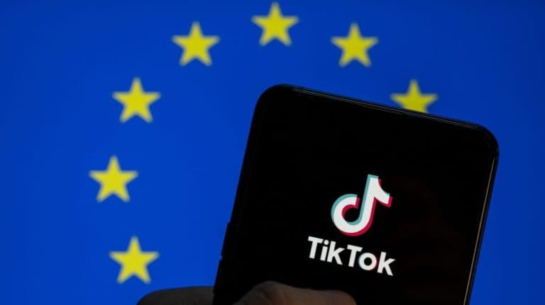 UE cere TikTok să dezactiveze funcțiile „dependente”, precum derularea infinită, și să îmbunătățească motorul de recomandări