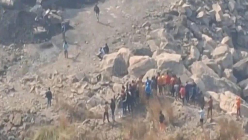 Tragedie în adâncurile unei mine indiene: 18 vieți pierdute și muncitori prinși sub dărâmături