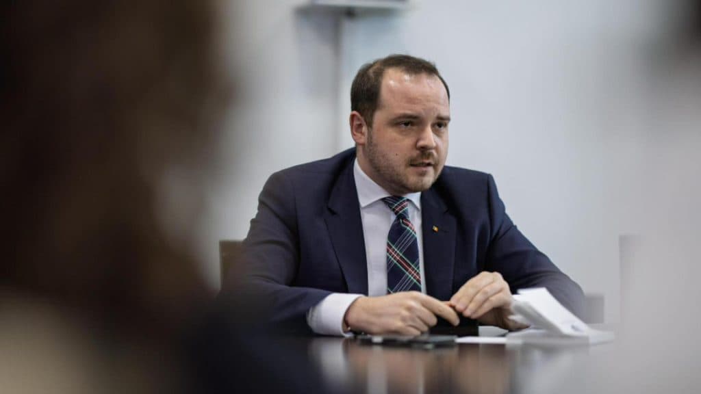 Fără reduceri salariale și fără anulări de programe în sănătate. Alexandru Rogobete: “Dacă Ilie Bolojan nu ar fi cedat, medicii ar fi emigrat.”