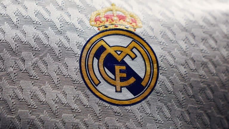 Real Madrid își reinventează identitatea cu ocazia celor 125 de ani! Descoperă cum va arăta noul său echipament