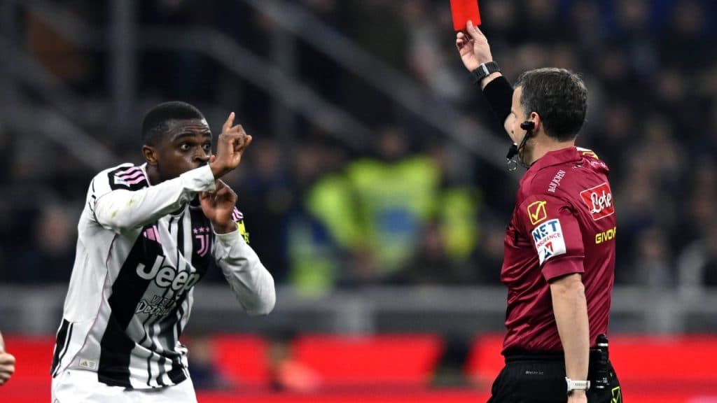 Chivu își păstrează zâmbetul după o eroare de arbitraj în confruntarea Inter – Juventus. Opinia expertului