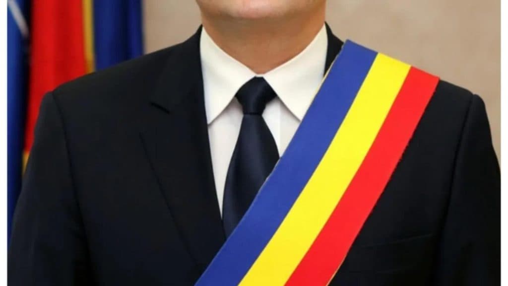Primăriile în criză: Anunțul lui Bolojan despre tăierile de 10% aduce haos în administrația locală