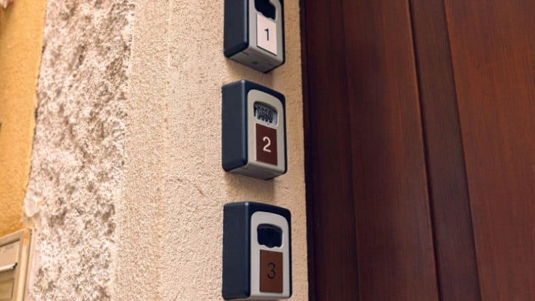 Executivul va stabili norme pentru închirierea apartamentelor și camerelor în scop turistic