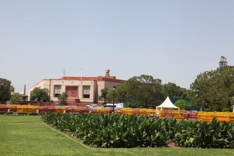 India impune rețelelor sociale să elimine rapid deepfake-urile