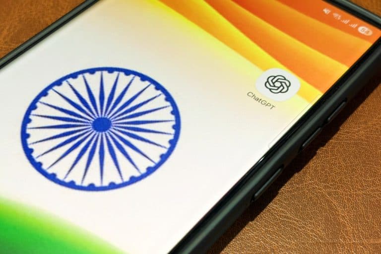 Explozia inteligenței artificiale din India determină companiile să sacrifice veniturile pe termen scurt pentru a atrage utilizatori