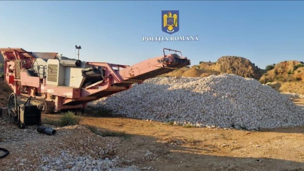 Sustragere masivă în Giurgiu: 800.000 de tone de nisip și pietriș extrase fără autorizație, cu un prejudiciu de 12,5 milioane de lei
