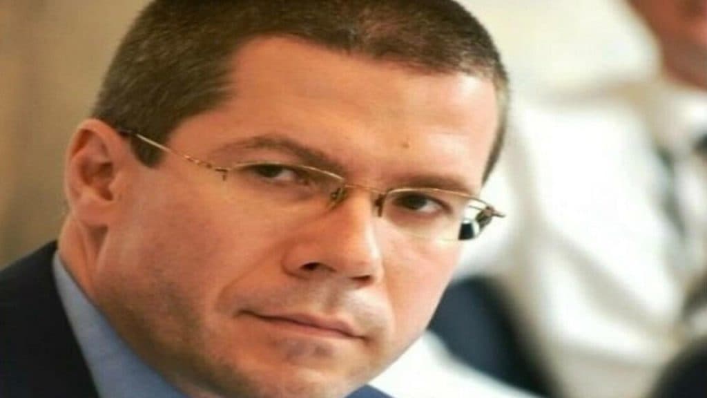 Judecătorul Dacian Dragoș, numit de președinte la CCR, este protejat de decizia instanței