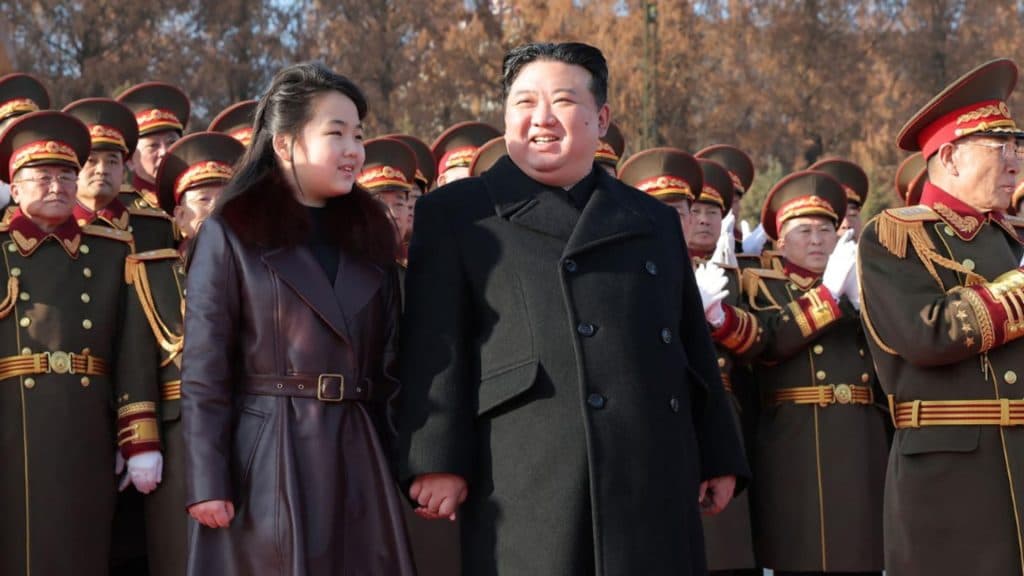 Kim Jong Un începe drumul către succesiune, iar fiica sa se pregătește să preia frâiele