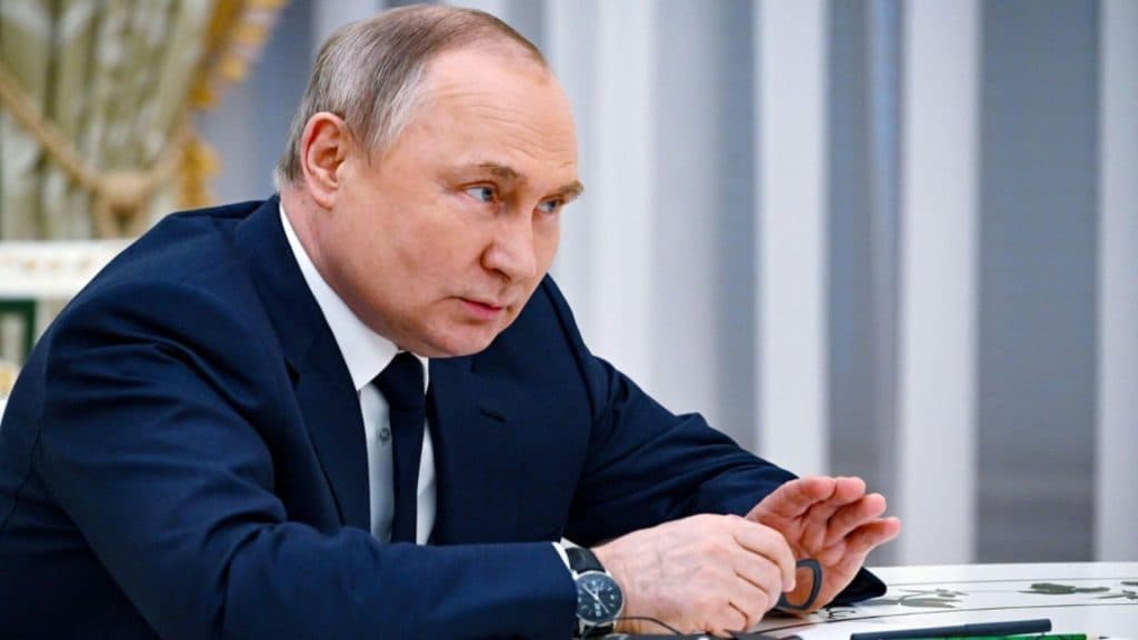 Kremlinul își arată disponibilitatea de a discuta cu Franța pentru a promova pacea în Ucraina. Răspunsul lui Putin la propunerea lui Macron