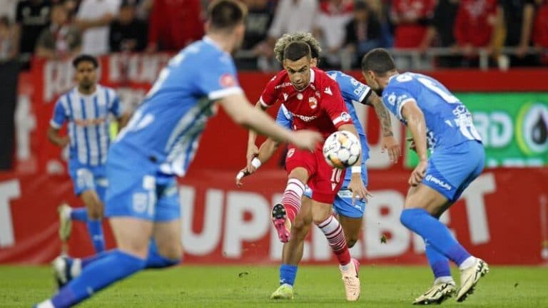 Meciul de foc între Dinamo și Universitatea Craiova: o confruntare decisivă pentru prima poziție în Superligă, începând cu ora 20:00