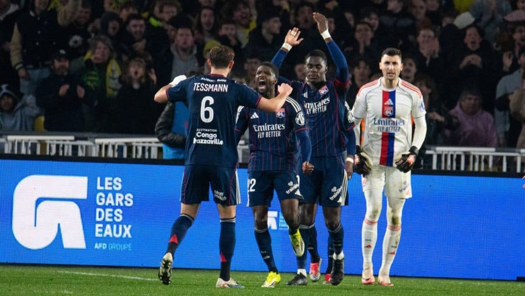 Roșu dramatic și autogol în primele minute în Ligue 1, urmărește meciul Lyon – Nice la 21:45 pe VOYO