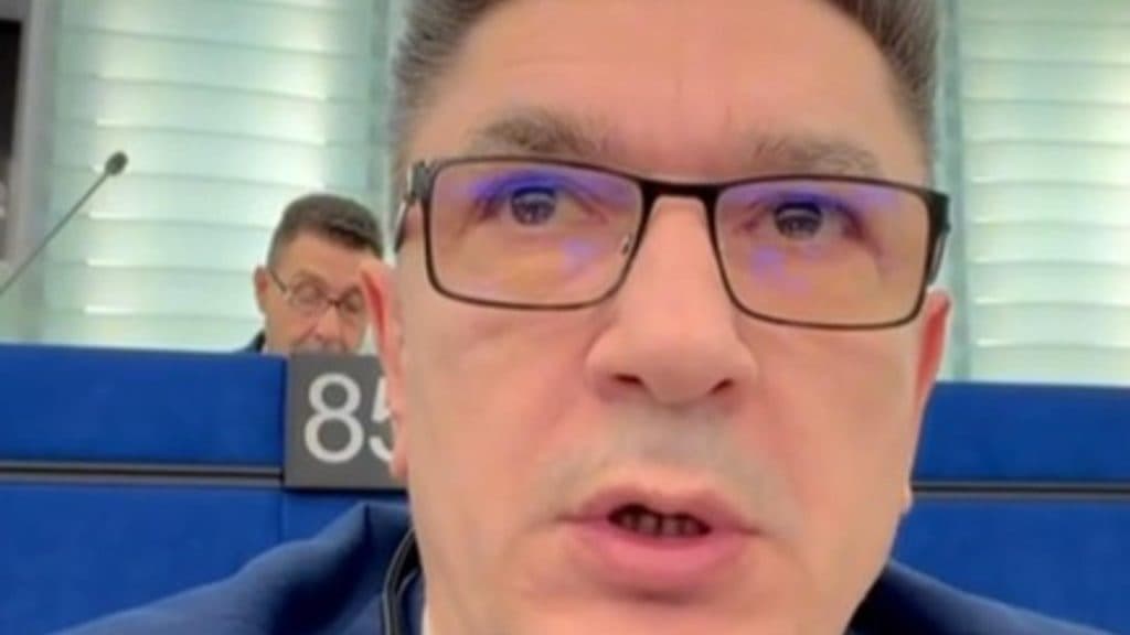 Luis Lazarus stârnește controverse în Parlamentul European: „Românii sunt obligați să suporte un împrumut de 90 de miliarde pentru Ucraina.”