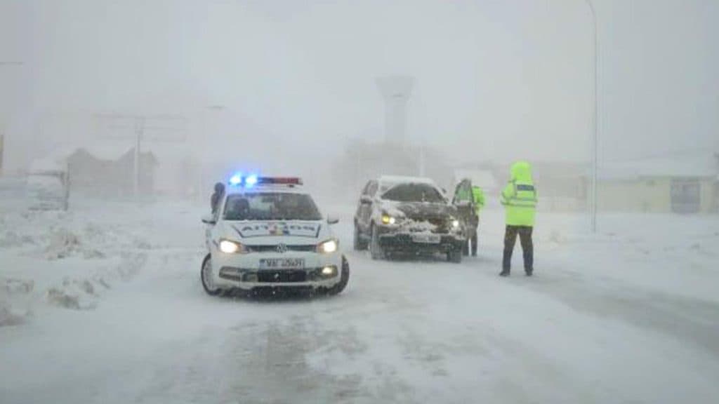 Atenție, șoferi! Condițiile meteo severe pot complica traficul la graniță, conform avertizării Poliției de Frontieră