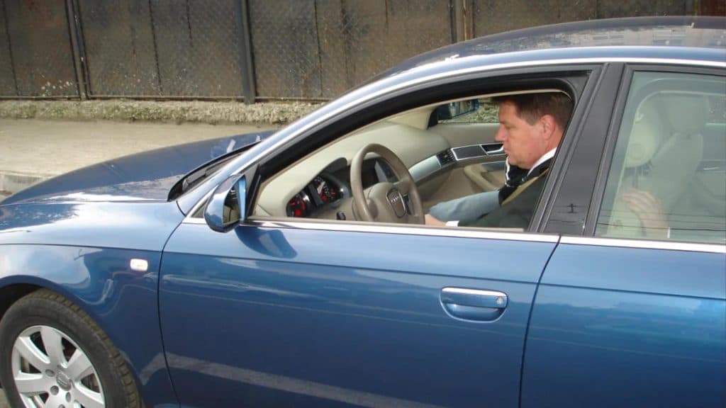 Mașina de protocol a lui Klaus Iohannis, scoasă la licitație cu prețul de doar 1.000 de euro. Descoperă aspectul acestui autoturism captivant