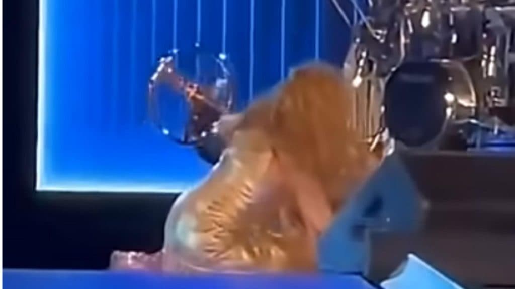 Shakira cedează pe scenă în plin concert de amploare