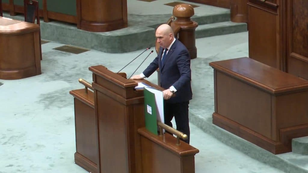 Moțiunile simple împotriva lui Bolojan și a miniștrilor USR s-au prăbușit. Opoziția pregătește un atac cu moțiune de cenzură