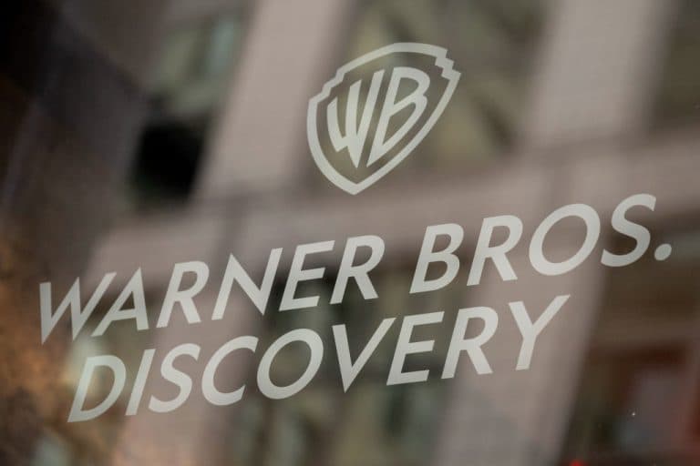 Netflix se retrage din oferta pentru Warner Bros. Discovery, cedând studiourile HBO și CNN către Paramount, deținut de Ellison