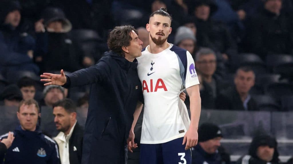 Radu Drăgușin, în căutarea unui nou antrenor! Thomas Frank, demis de Tottenham după un parcurs dezamăgitor în Premier League