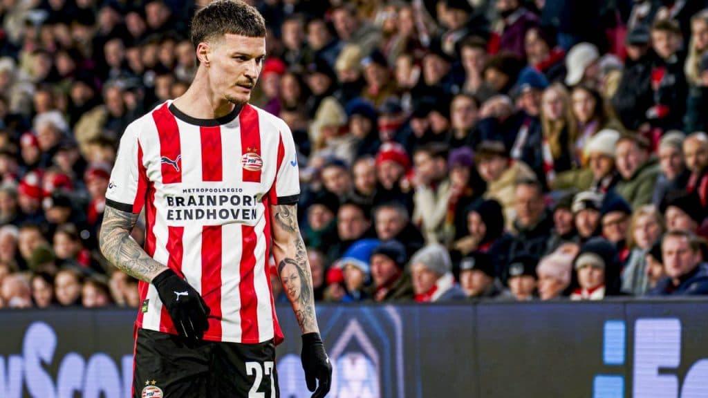 OFICIAL: Dennis Man se confruntă cu noi provocări la PSV! Antrenorul ia o decizie importantă în privința lui